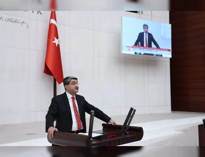 DEVA Partisi Genel Başkan Yardımcısı Mehmet Emin Ekmen: “Yargı üzerinden siyasi alanı şekillendirme girişimleri doğru değil”