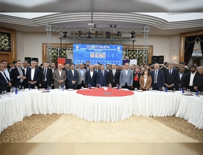 AK Parti Malatya İl Başkanlığı Geleneksel Bayramlaşma Programı Yoğun Katılım ve Coşkuyla Gerçekleştirildi