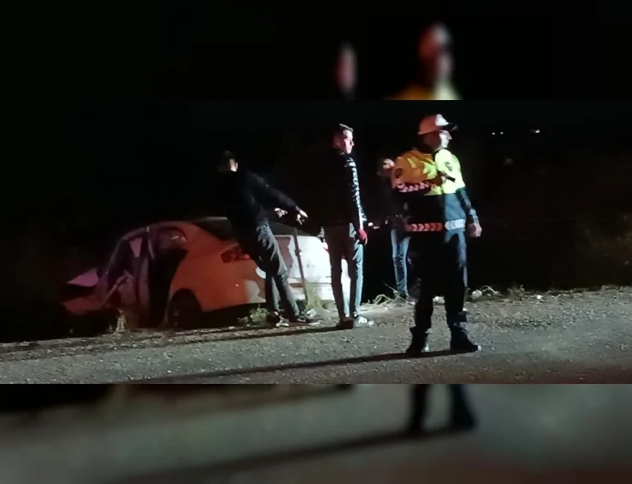Çorum'un İskilip İlçesinde İki Otomobil Çarpıştı 7 Kişi Yaralandı