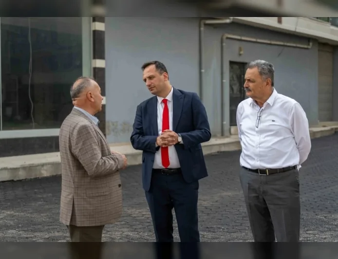 Yerel Yönetimler Bornova Belediye Başkanı Ömer Eşki: “Bornova’nın her bölgesine hizmet götürmeye devam ediyoruz”