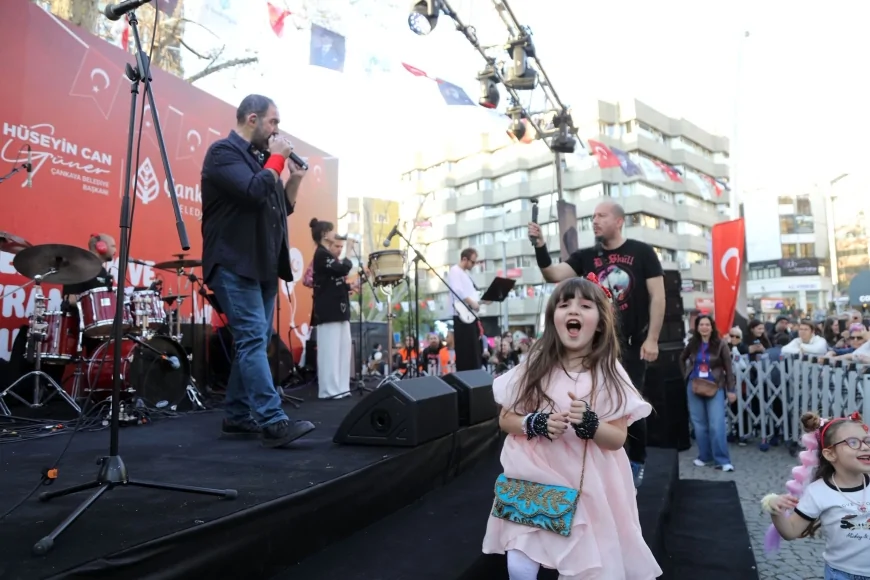 Çankaya’da 23 Nisan Çocuk Şenliği ve Kuğulupark konseri yoğun katılımla gerçekleşti