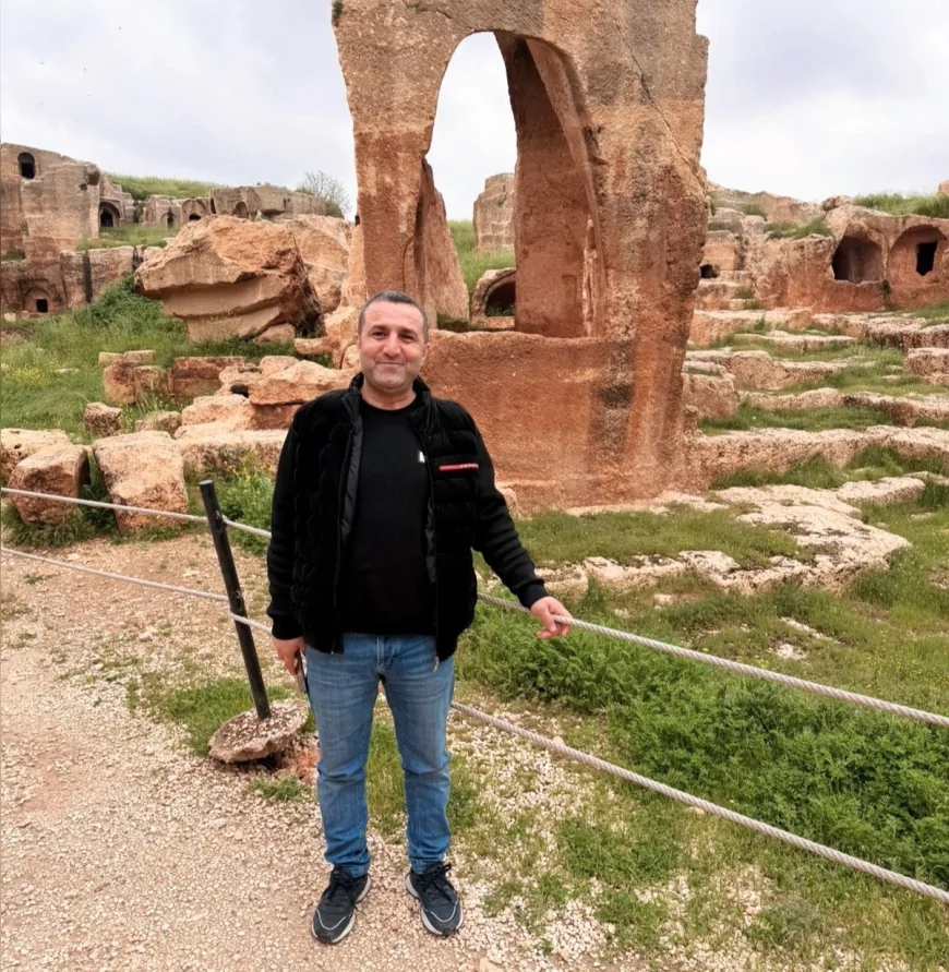 Yazar Reşit Kaplan’ın “Reşit Olmanın Öyküsü” Kitabı Raflarda Yoğun İlgi Gördü