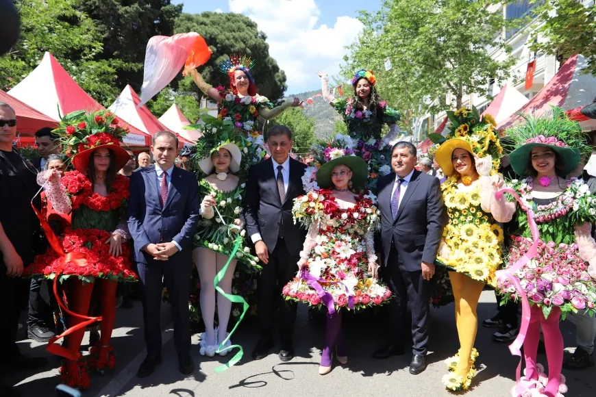 İzmir Bayındır’da 27’nci Uluslararası Çiçek Festivali Coşkusu Başladı