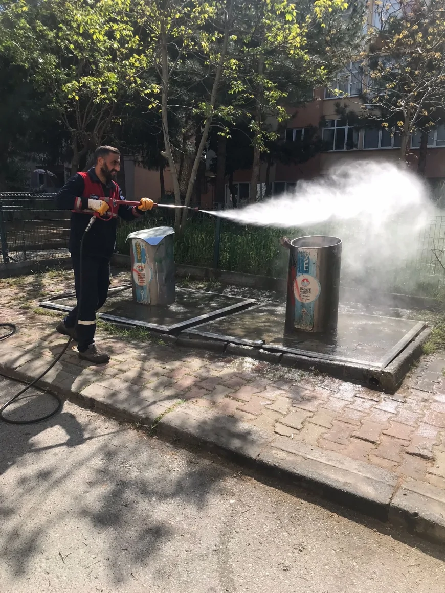 Maltepe Belediyesi İdealtepe Mahallesi’nde kapsamlı bahar temizliği çalışması gerçekleştirdi