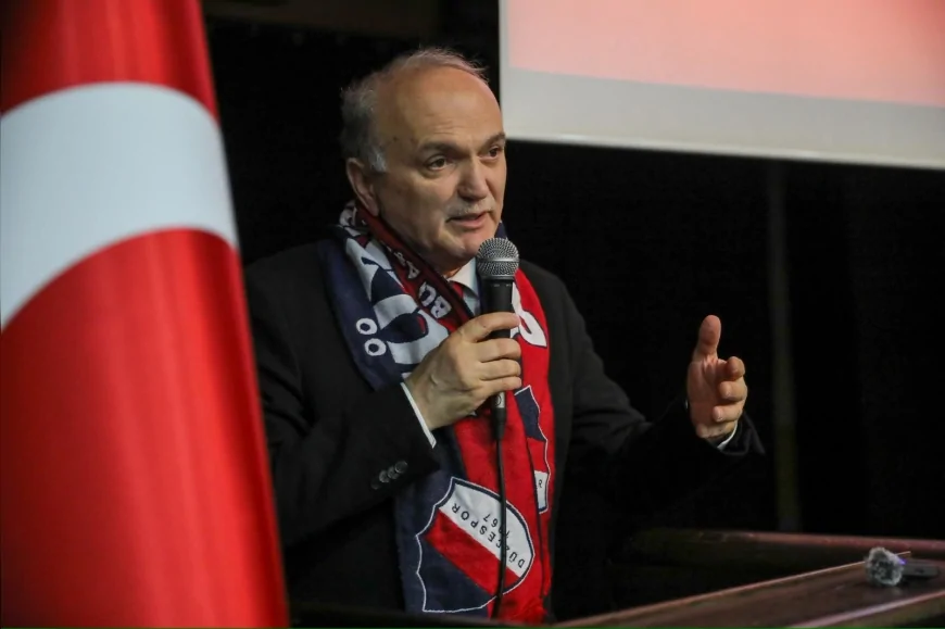 Düzce Belediye Başkanı Dr. Faruk Özlü Düzcespor Genel Kurulu’nda konuştu yeni yönetim için temasların sürdüğünü açıkladı