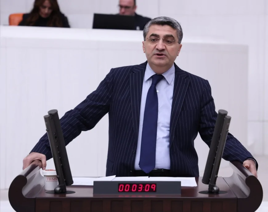 DEVA Partisi Genel Başkan Yardımcısı Mehmet Emin Ekmen: “Çalışanlar yoksulluk ve güvencesizlik kıskacında can çekişiyor”