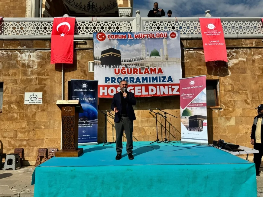 Çorum’da 325 Hac Yolcusu Kur’an ve Dualarla Kutsal Topraklara Uğurlandı