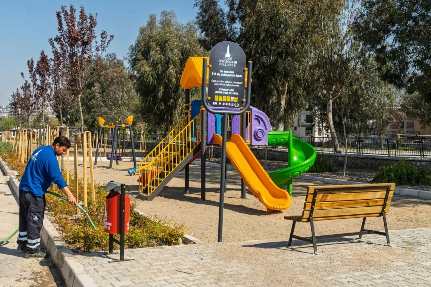 İzmir Büyükşehir Belediye Başkanı Dr. Cemil Tugay’ın incelemeleri sonrası Şemikler’de 2 bin 500 metrekarelik atıl alan mahalle parkına dönüştürüldü