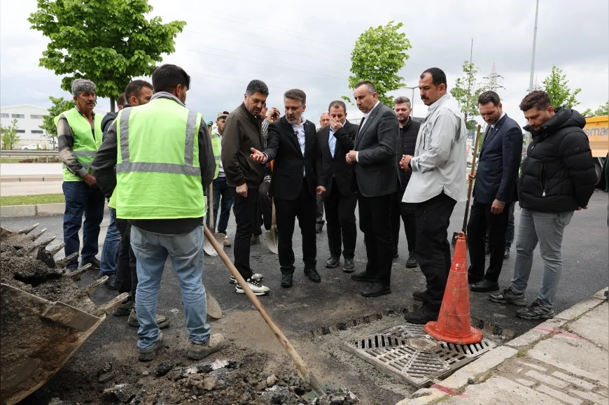 Bursa’da 1 Mayıs’ta Başkan Vekili Şahin Biba’dan Görev Başındaki Emekçilere Saha Ziyareti