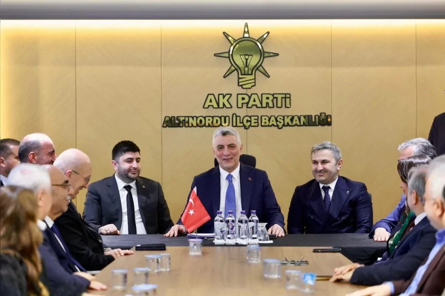 Ticaret Bakanı Ömer Bolat Ordu’da AK Parti Teşkilatlarıyla Bir Araya Geldi