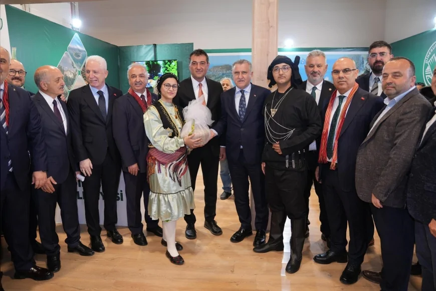 İSTANBUL’DA GİRESUN GÜNLERİ’NDE BELEDİYE STANDINA YOĞUN İLGİ