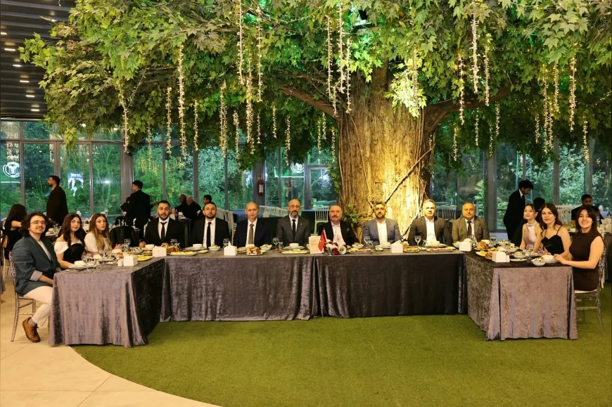 Çorum Valisi Ali Çalgan 3. Ulusal Tıp Öğrenci Kongresi Gala Programında Genç Hekimlerle Buluştu