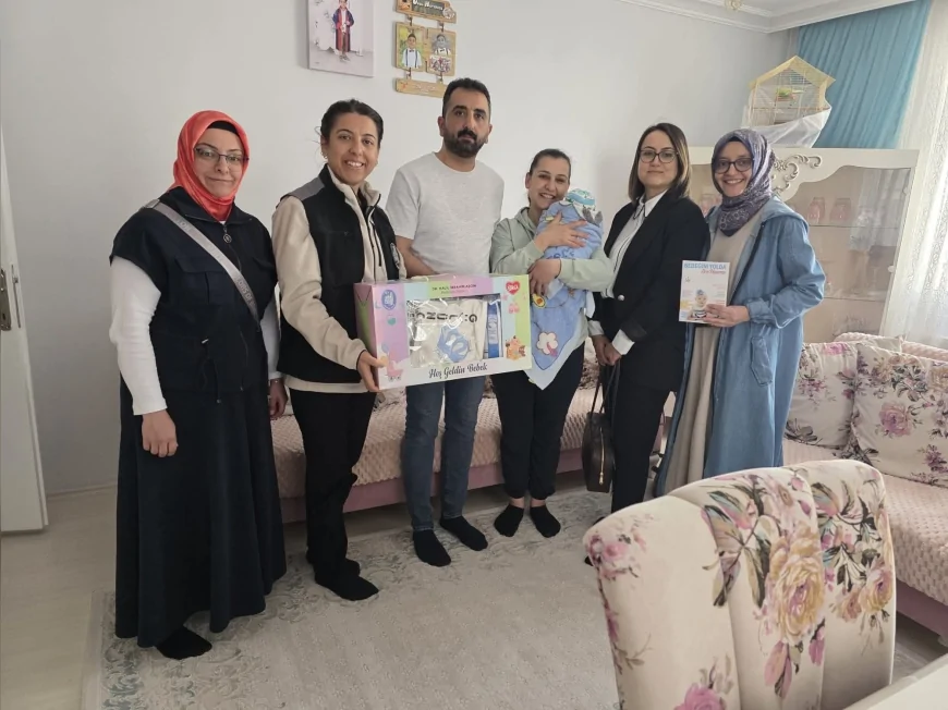 Çorum’da Bebek Dostu Şehir Projesiyle Anneler ve Yenidoğanlar Evlerinde Destekleniyor