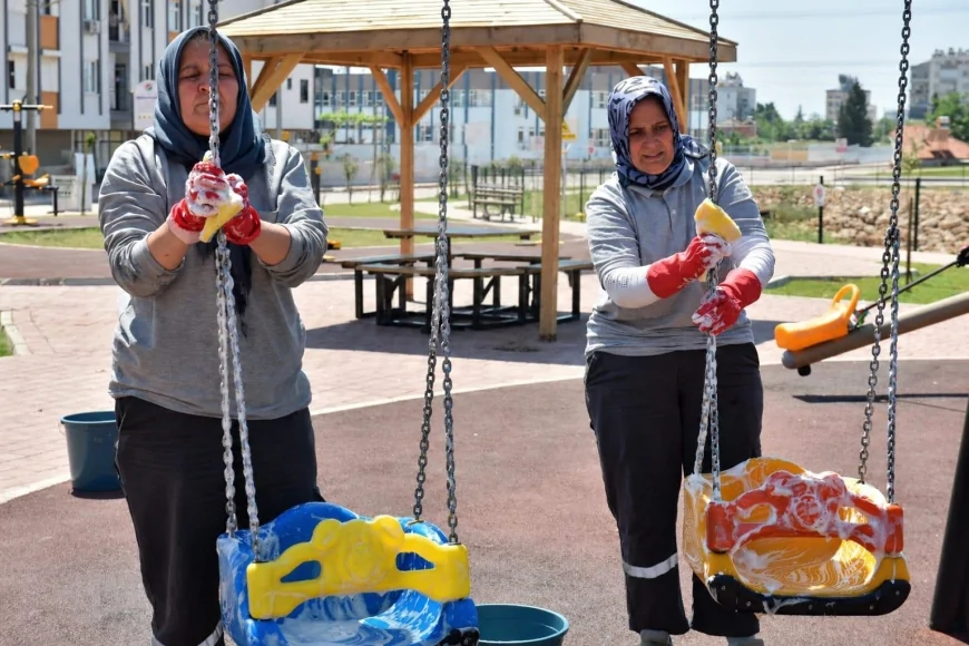 KEPEZ BELEDİYESİ PARK VE OYUN ALANLARINDA HİJYEN SEFERBERLİĞİNİ YOĞUNLAŞTIRDI