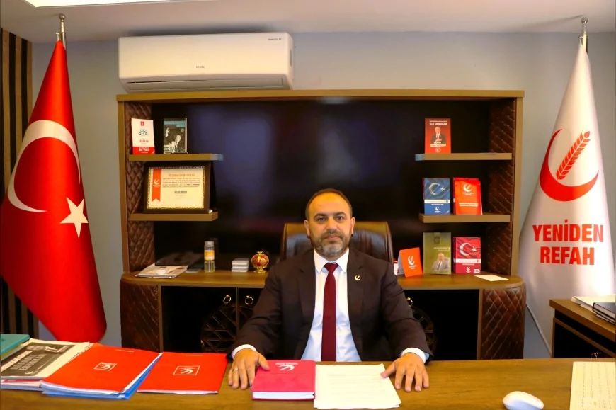 YENİDEN REFAH PARTİSİ ADANA İL BAŞKANI ÖZKUT ÖZDEMİR: “SANAT KİSVESİ ALTINDAKİ BU İFSADA GEÇİT VERMEYİN” MANİFEST KONSERİNE İPTAL ÇAĞRISI