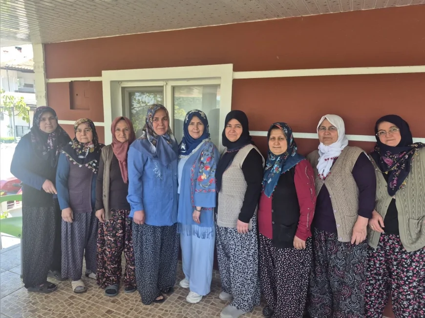 Yunusemre Belediyesi Her Kadın Güzeldir Projesiyle Yağcılar ve Asmacık’ta Kadınlara Kişisel Bakım Hizmeti Sundu