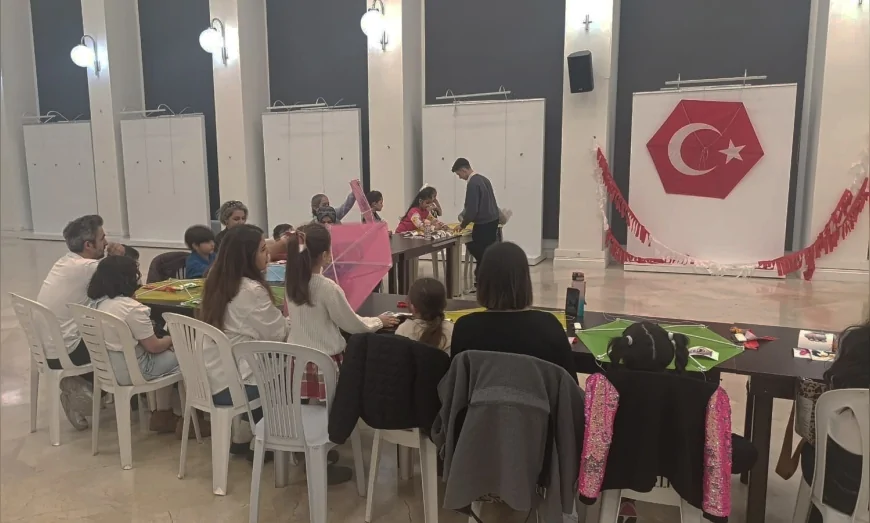 Maltepe’de Anneler Günü Öncesi Anne ve Çocuklar Uçurtma Atölyesinde Buluştu