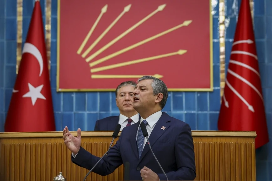 CHP Genel Başkanı Özgür Özel: “Milletin vermediğini saraydan dilenenlere söylüyorum, bu gemi böyle yüzmez kaptan değişecek”