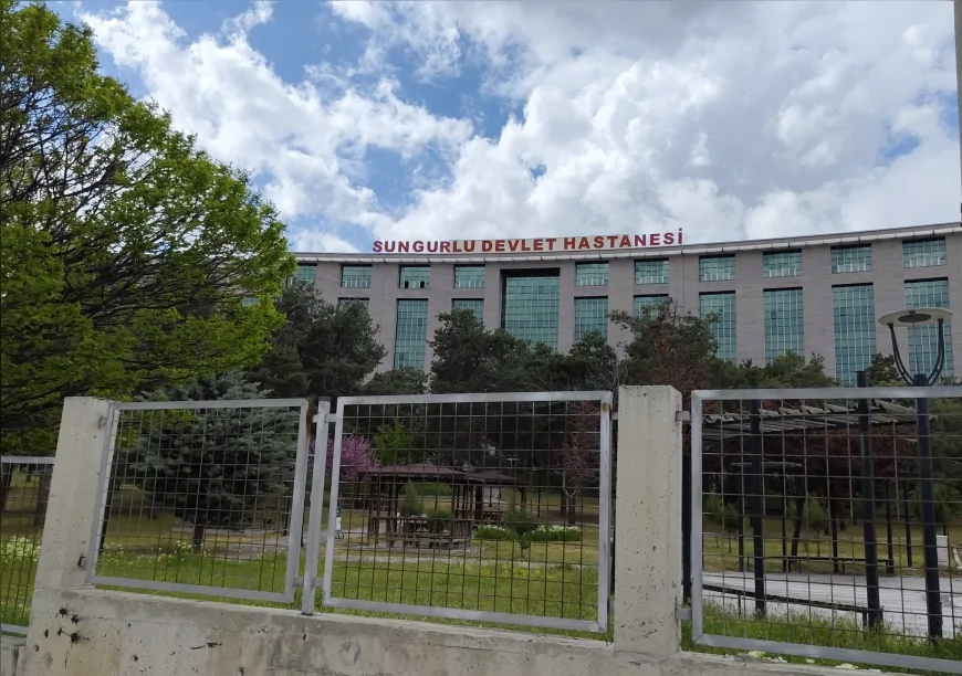 Çorum Sungurlu KYK Kız Öğrenci Yurdunda akşam yemeği sonrası 60 öğrenci rahatsızlanarak hastaneye başvurdu