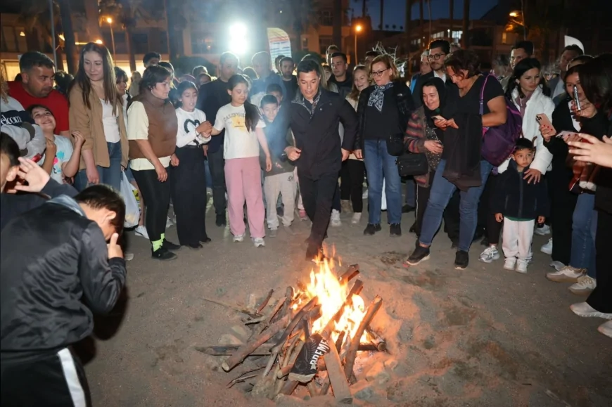 Marmaris’te Hıdırellez Şenliği Sahilde Yoğun Katılımla Coşkuyla Kutlandı