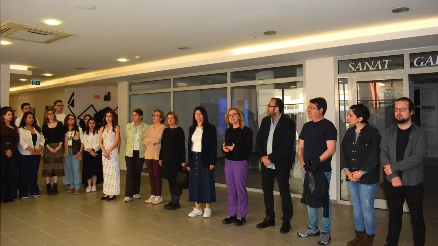 Ege Üniversitesi Güzel Sanatlar Öğrencilerinin “Yaftalama” Sergisi İzmir’de Sanatseverlerle Buluştu