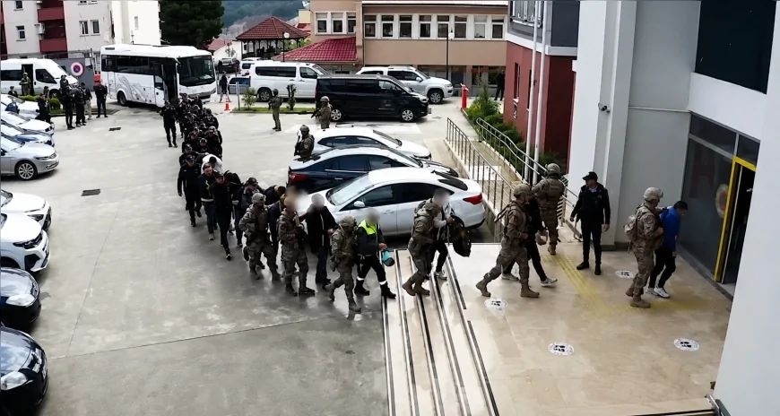İçişleri Bakanlığı: “Artvin merkezli 22 ilde organize suç örgütlerine yönelik operasyonlarda 32 şüpheli yakalandı”