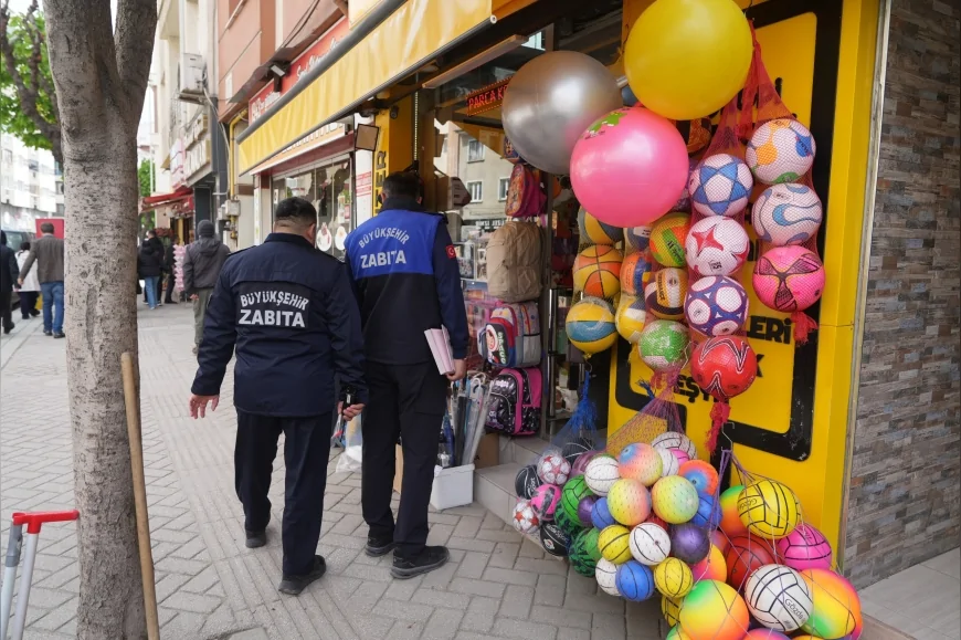 Büyükşehir Belediyesi Zabıta Ekipleri Ortak Kullanım Alanlarındaki İşgallere Karşı Denetimleri Sürdürüyor
