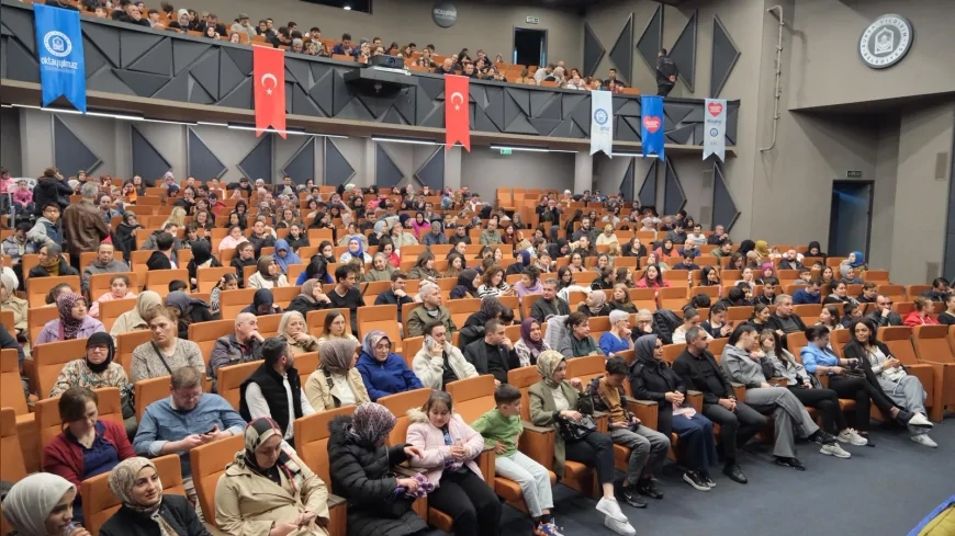 YILDIRIM BELEDİYESİ “HANGİSİ GERÇEK” OYUNUYLA İLÇEDE SANATSEVERLERİ BULUŞTURDU