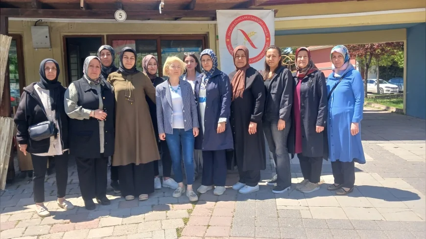 AK Parti Yeşilyurt İlçe Kadın Kolları çölyak farkındalık programında dernek üyeleriyle buluştu