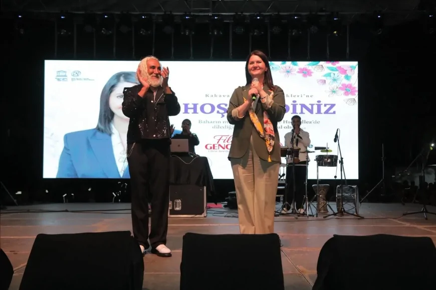 Edirne’de Kakava ve Hıdırellez Coşkusu: On Binlerce Kişi 9/8’lik Ritimlerle Baharı Karşıladı