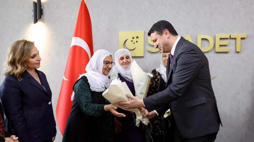 Saadet Partisi Genel Başkanı Mahmut Arıkan Barış Anneleri İnisiyatifi heyetini kabul etti
