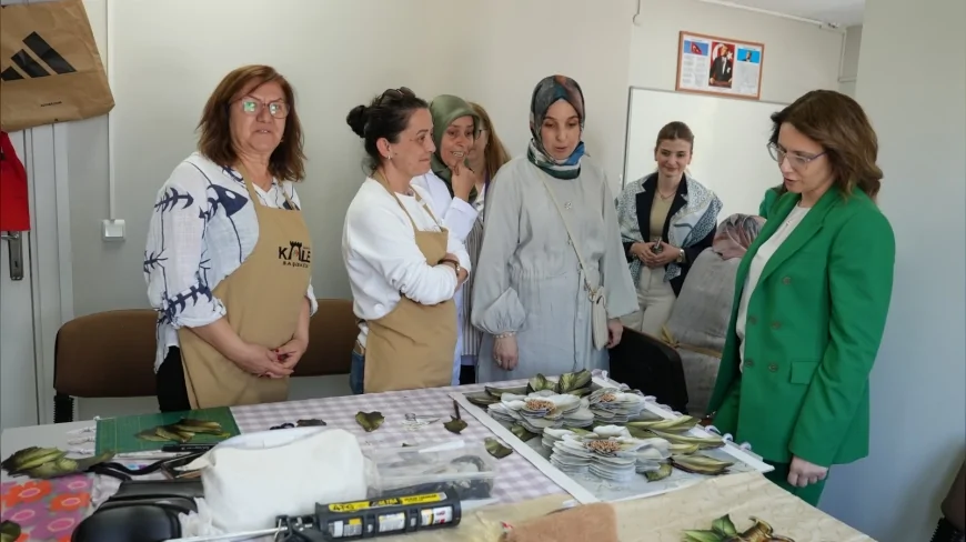 Kocaeli Büyükşehir Belediyesi Başkan Vekili Berna Abiş BAŞMEK Yeşilyurt Kurs Merkezi’nde kursiyerlerle buluştu