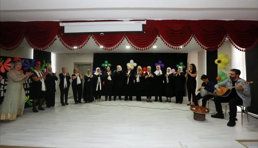Yenimahalle Belediyesi Nefes Engelliler Sosyal Tesisi’nde Anneler Günü Etkinliği Yoğun Katılımla Gerçekleşti
