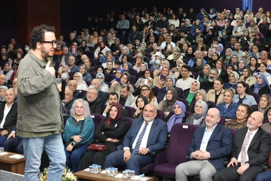 Canik Belediyesi’nin Prof. Dr. Oytun Erbaş Konferansına Vatandaşlar Yoğun İlgi Gösterdi