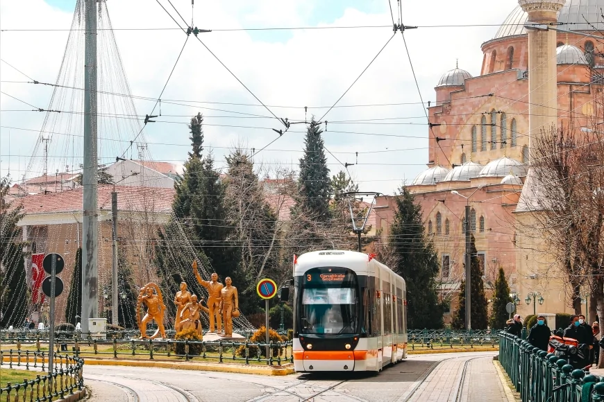 Eskişehir Büyükşehir Belediyesi AÖF Sınavı İçin Tramvay ve Otobüs Seferlerini Sıklaştıracak
