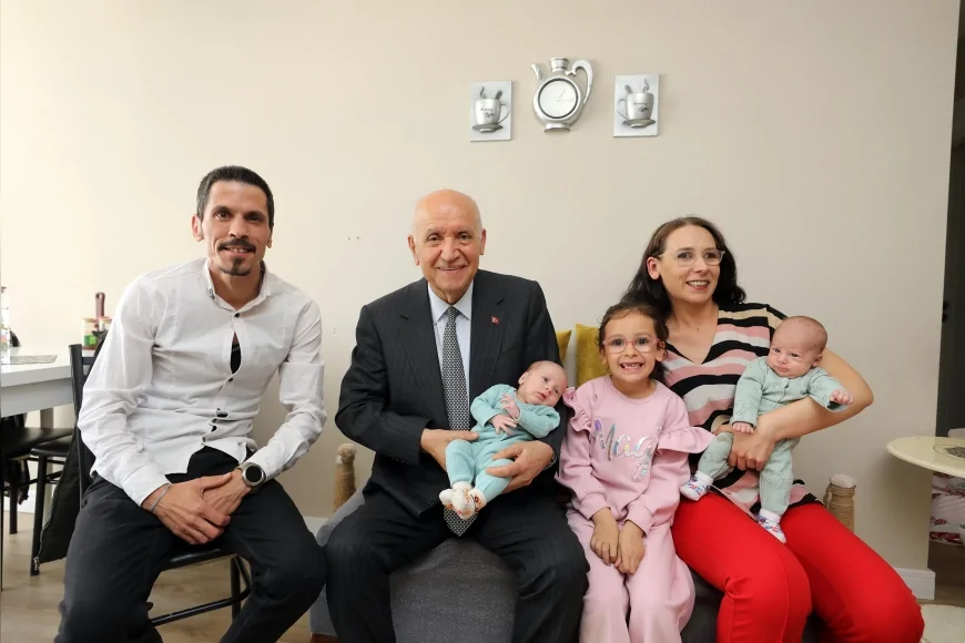 Yenimahalle Belediye Başkanı Fethi Yaşar’dan Anneler Günü’nde Tarran Ailesi’ne “Merhaba Bebek” ziyareti