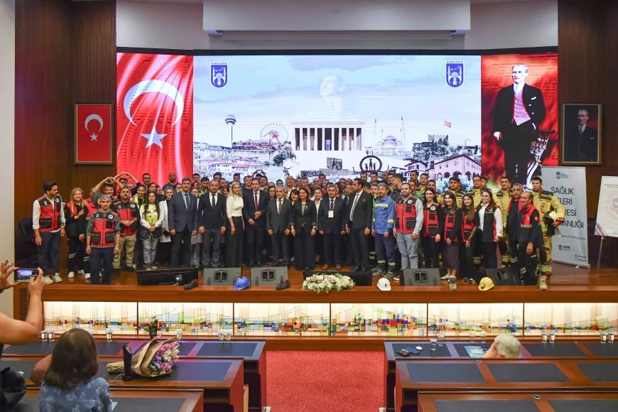 Ankara Büyükşehir Belediyesi “Yılın İSG Ödülleri” ve güvenli çalışma temalı fotoğraf yarışmasının ödül törenini düzenledi