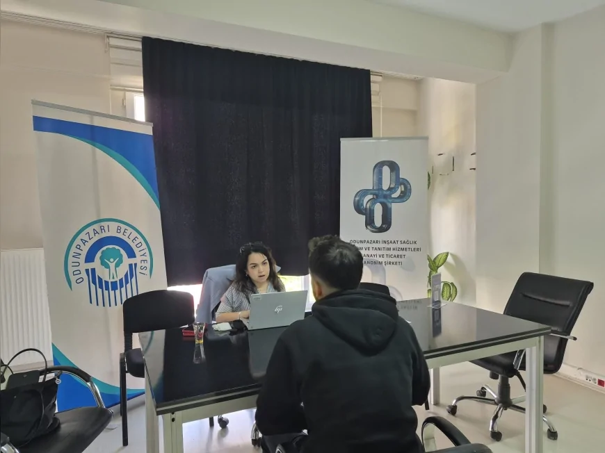 ODUNPAZARI BELEDİYESİ İSTİHDAM OFİSİ COŞKUNÖZ İLE 172 KİŞİLİK KARİYER BULUŞMASI GERÇEKLEŞTİ!