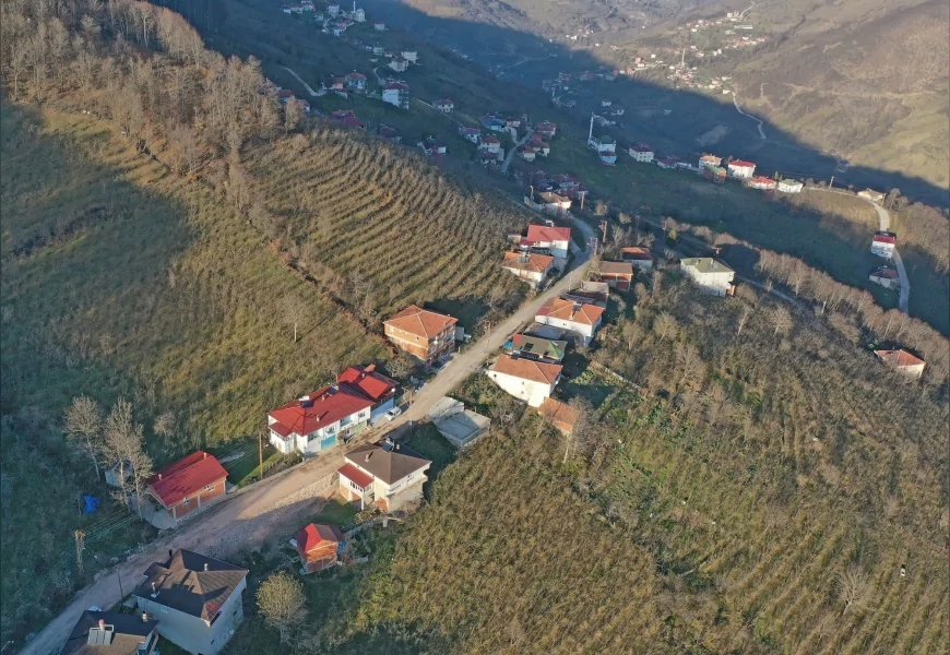 Ordu Büyükşehir Belediyesi Aybastı’da Heyelan Riskine Karşı Taş Duvar Çalışması Yaptı
