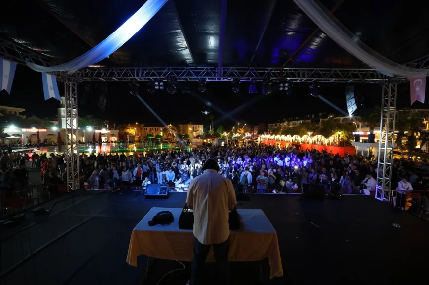 Marmaris Latin Fest’te Düzenlenen Latin Partisi Yüzlerce Dans Tutkununu Buluşturdu
