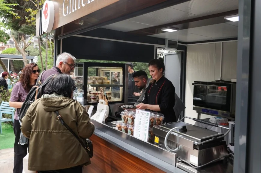 Efeler Belediye Başkanı Anıl Yetişkin’in Hizmete Açtığı Glutensiz & Vegan Kafe Çölyak Hastalarına Güvenli Sosyal Alan Sunuyor