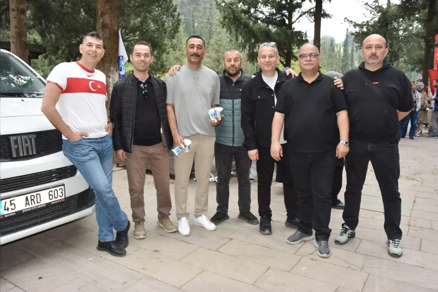Türk Eğitim-Sen ve Türk Büro-Sen Manisa’da Anneler Günü Buluşmasında Birlik ve Dayanışma Mesajı Verdi