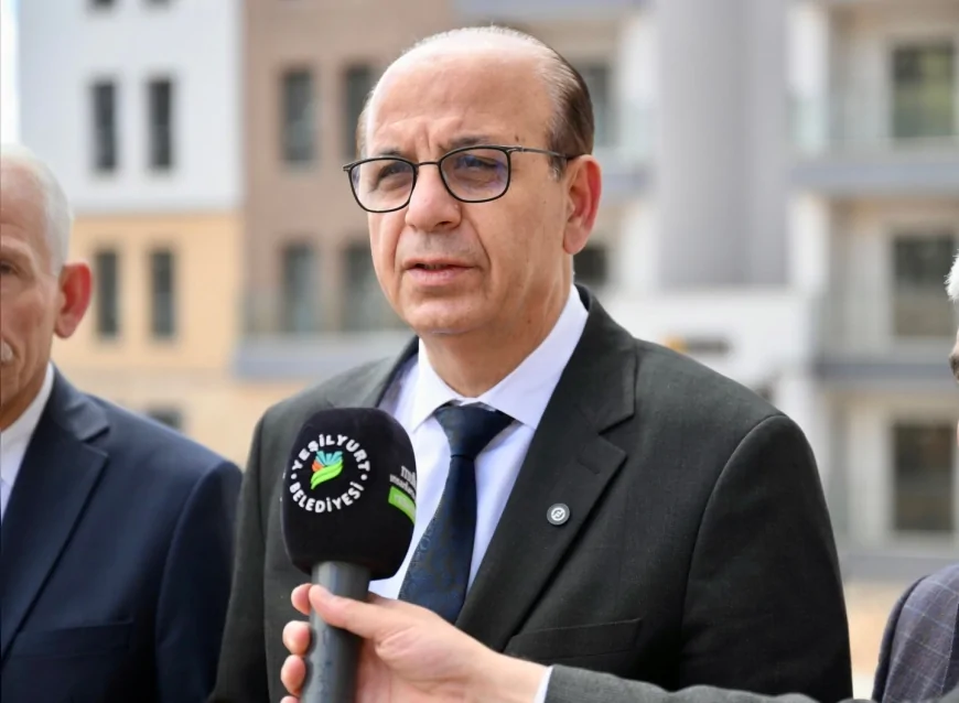 Yeşilyurt Belediye Başkanı İlhan Geçit: “Konak’ta 516 deprem konutunda çalışmalar büyük ölçüde tamamlandı”