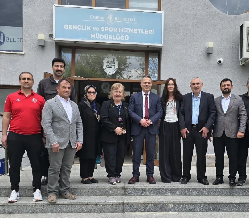 Çorum’da Mahmut Atalay ve Tevfik Kış anısına düzenlenen güreş müsabakaları büyük ilgi gördü