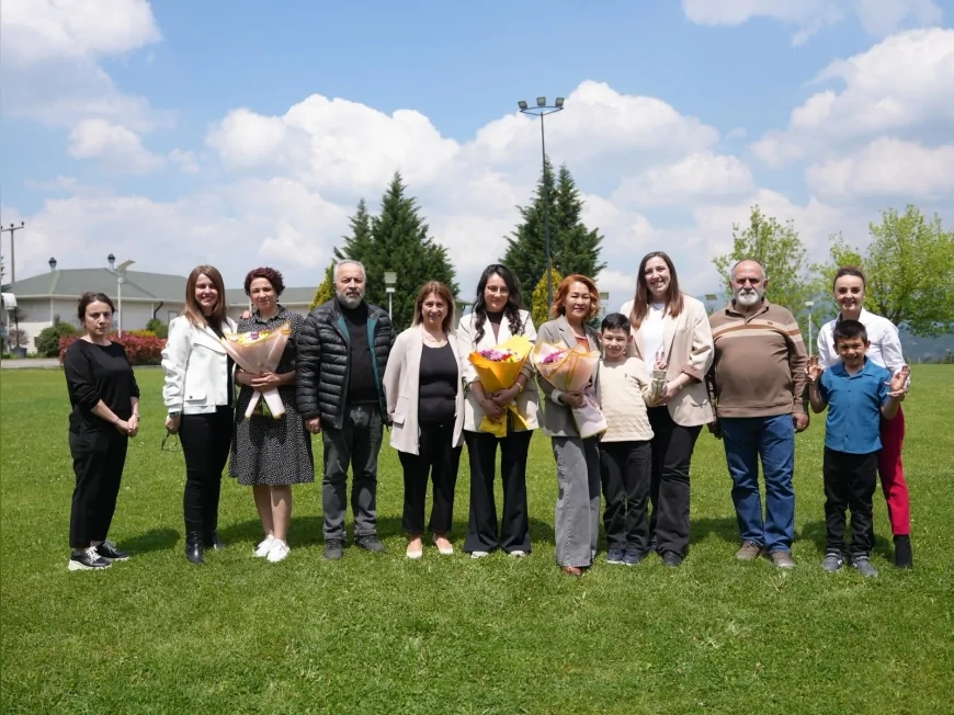 Düzce Belediyesi’nden Anneler Günü’nde Duygulandıran Sürpriz: “Bu Yıl Dileğim Oğlumun Bana Anne Diye Seslenmesi”