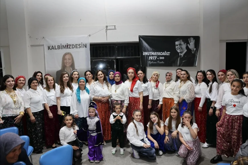Şehzadeler Hacıhaliller Mahallesi’nde düzenlenen Şalvar Gecesi renkli görüntülere sahne oldu