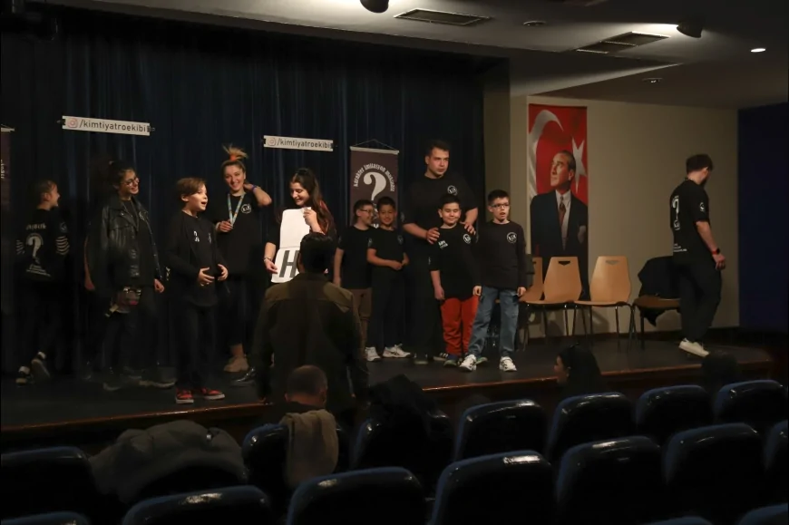 Eskişehir Büyükşehir Belediyesi’nin “Birlikte Sahne” Projesi Amatör Tiyatro Gruplarına Kapılarını Açtı
