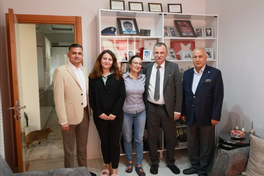 Yunusemre Belediye Başkanı Semih Balaban Anneler Günü’nde şehit ailelerini ziyaret etti