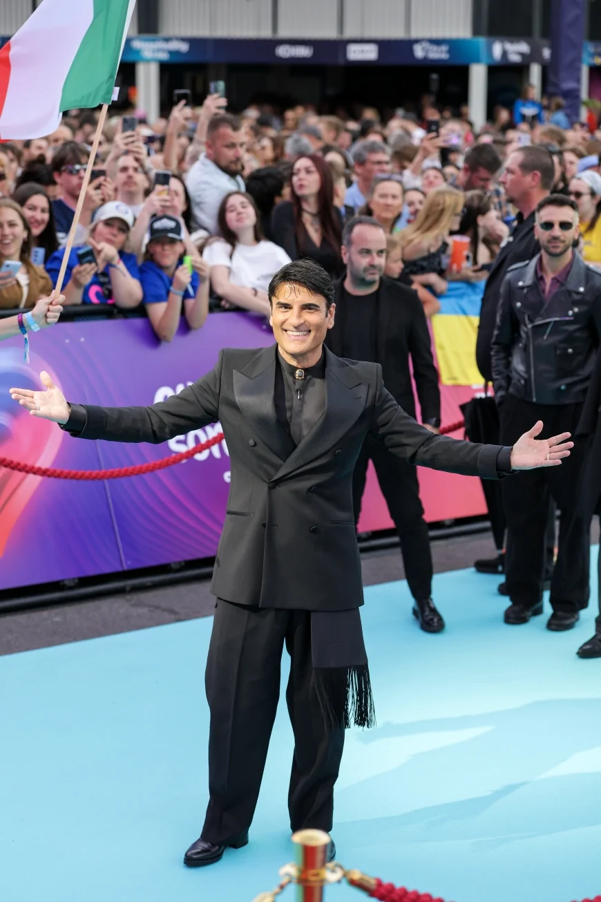İtalya’yı Eurovision 2026’da temsil eden Sal Da Vinci “Per sempre sì” ile Viyana sahnesinde büyük ilgi gördü