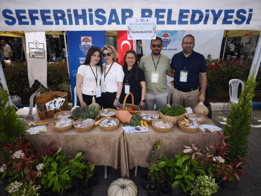 Yalova Belediyesi Seferihisar’daki Tohum Takas Şenliği’nde yerel tohumları tanıttı